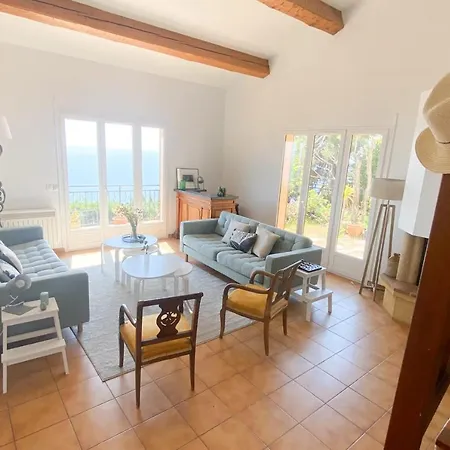 Beautiful With Sea View And Pool