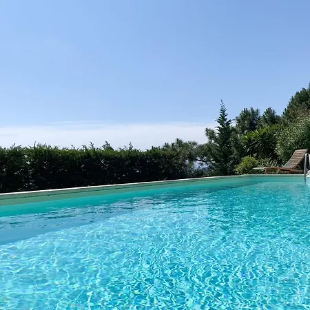 Dom wakacyjny Beautiful With Sea View And Pool Saint-Raphaël